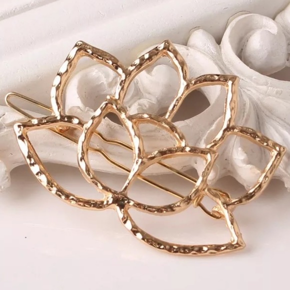 Golden Lotus Hair Clip - Picture 8 of 8